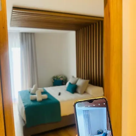 Lotus Hotel *